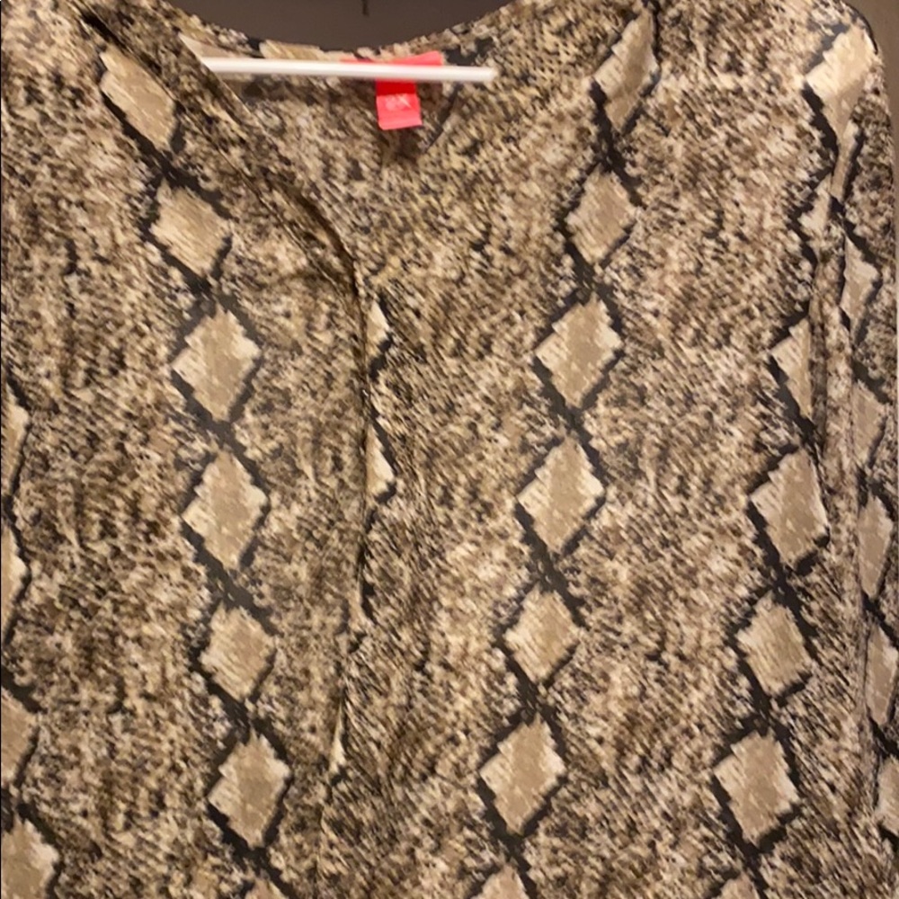 2X leopard shirt